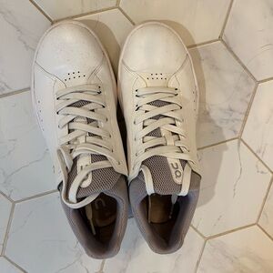 On Cloud Roger Advantange sz 8.5